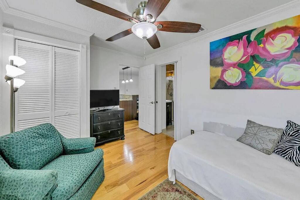 Emerald Coast Island Vibes!