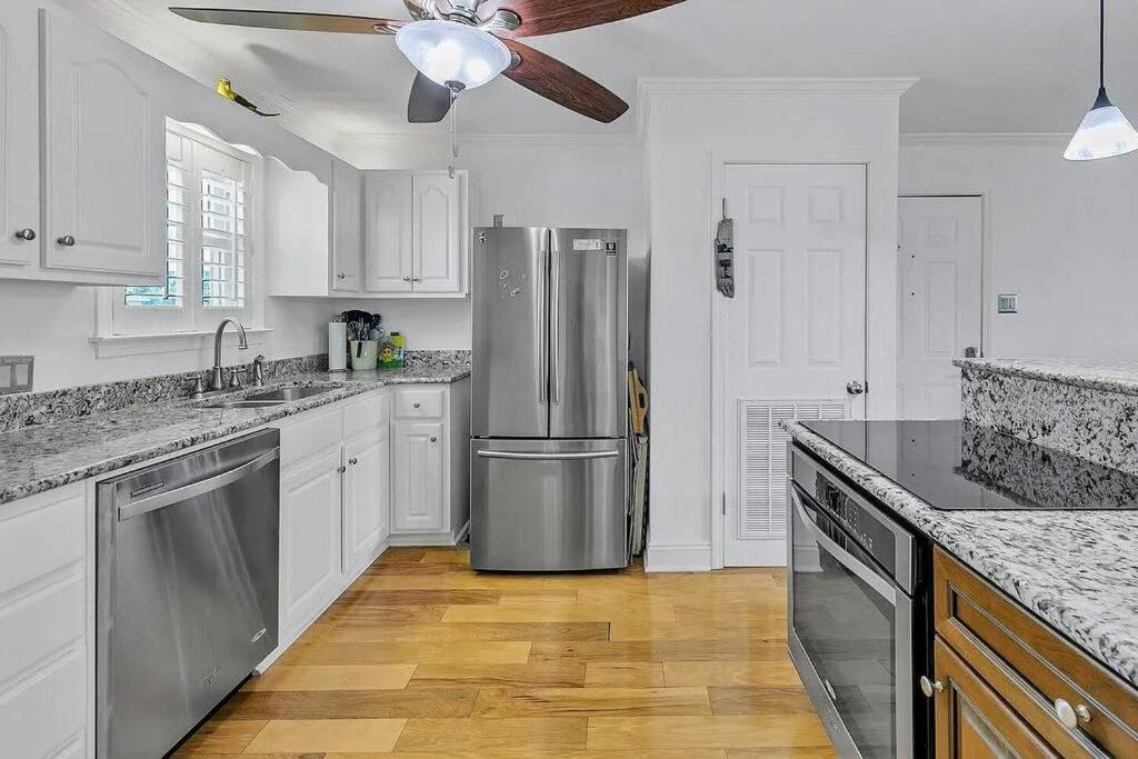 Emerald Coast Island Vibes!