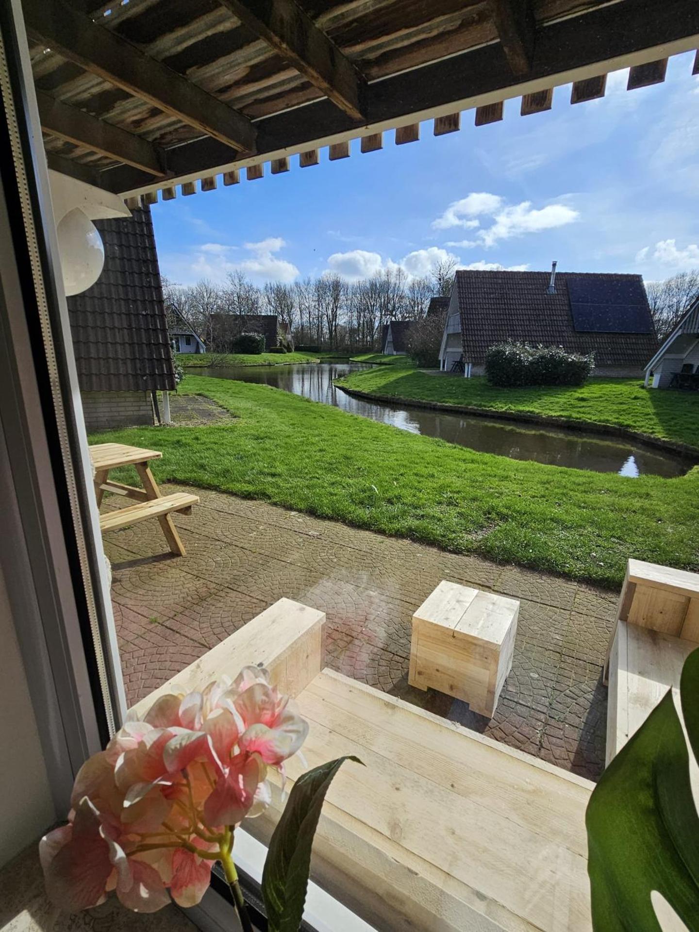 6 pers. vakantiehuis aan visvijver op vakantiepark, Time4vacay