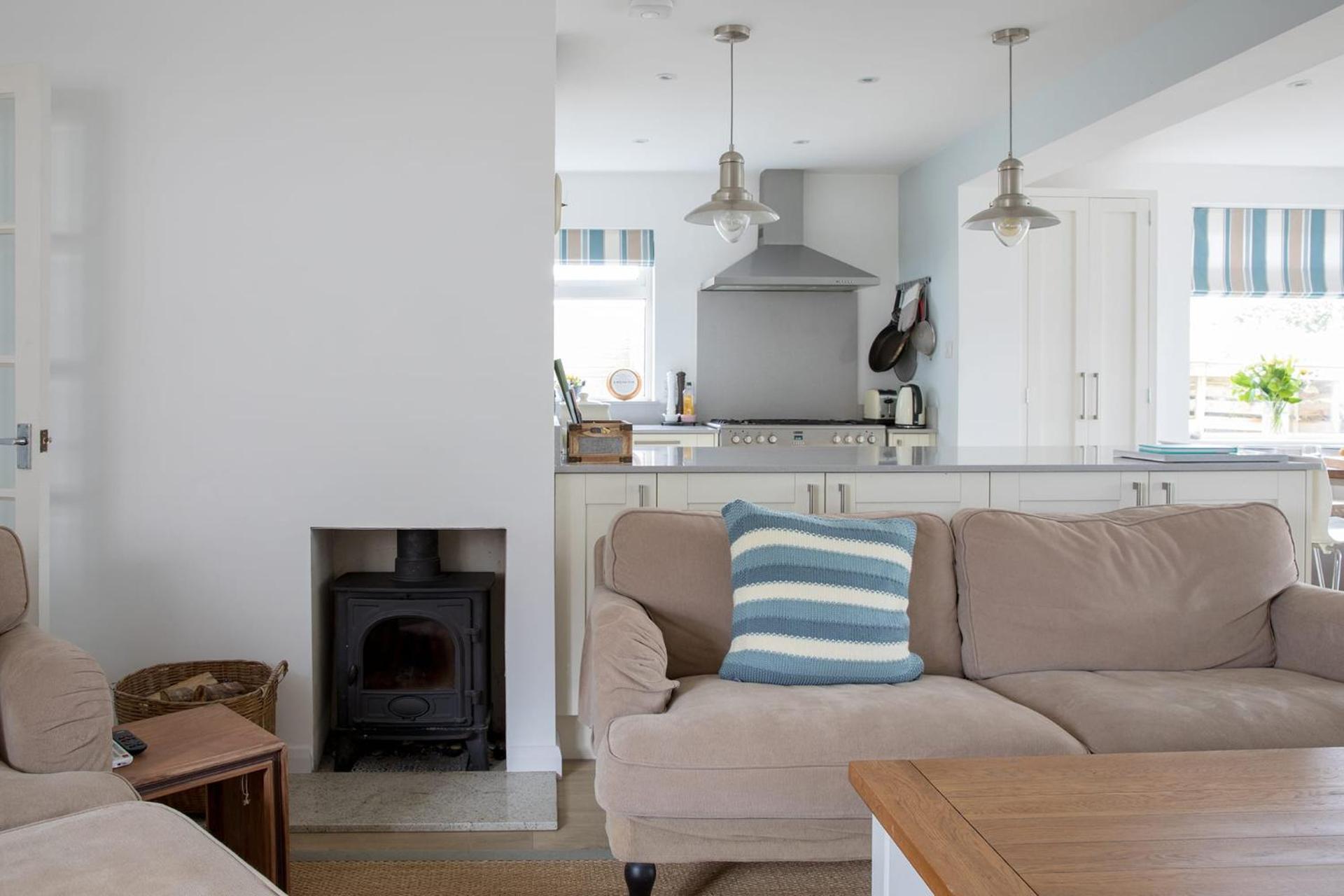 Family Seaside Retreat - 5 minutes to Beach