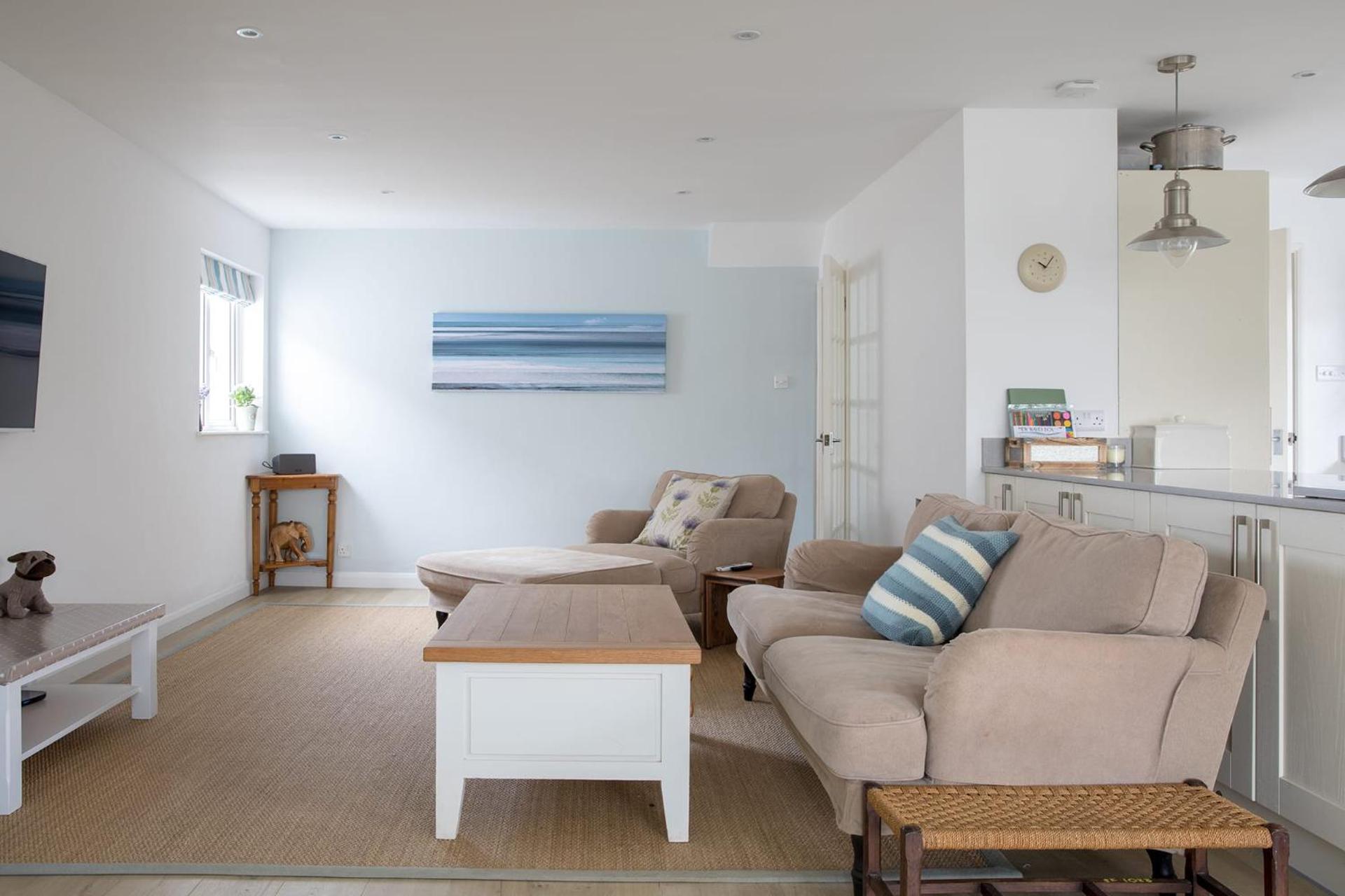 Family Seaside Retreat - 5 minutes to Beach