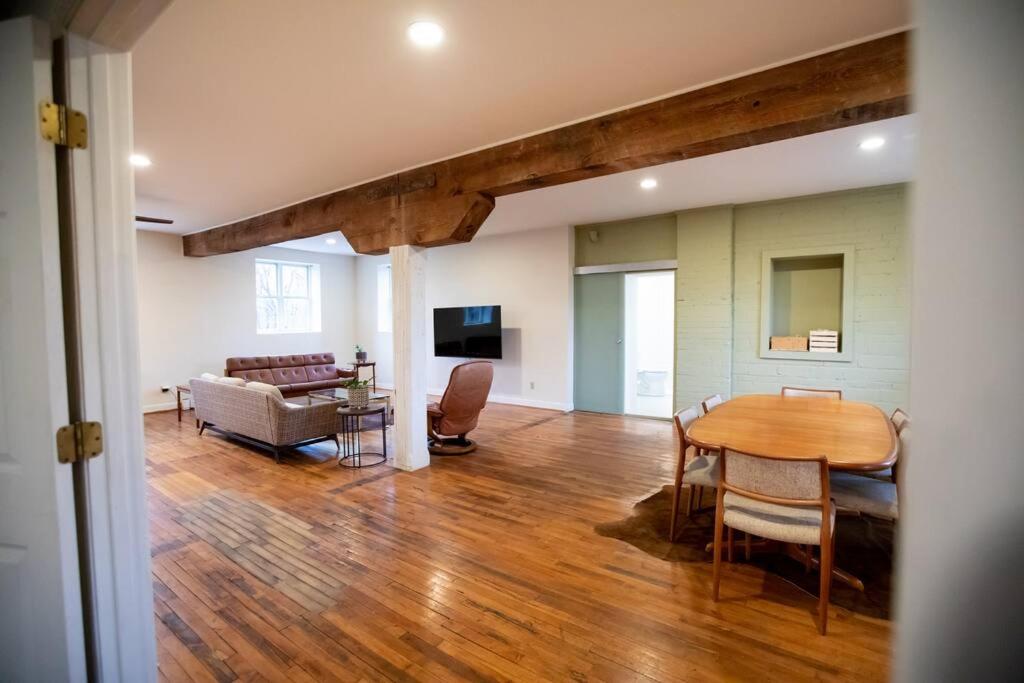 Farmville Modern Loft