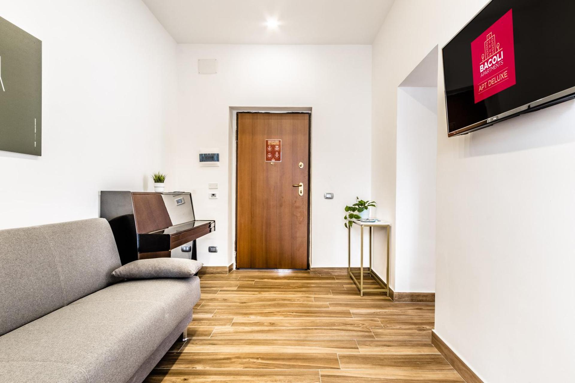 Communal lounge/ TV room