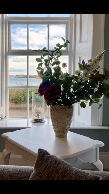 Tonn Ruray Sea View Luxury 2 Bed Apartment