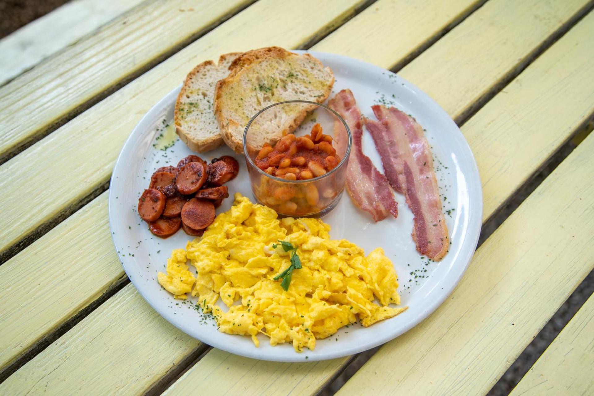 Restaurant/places to eat