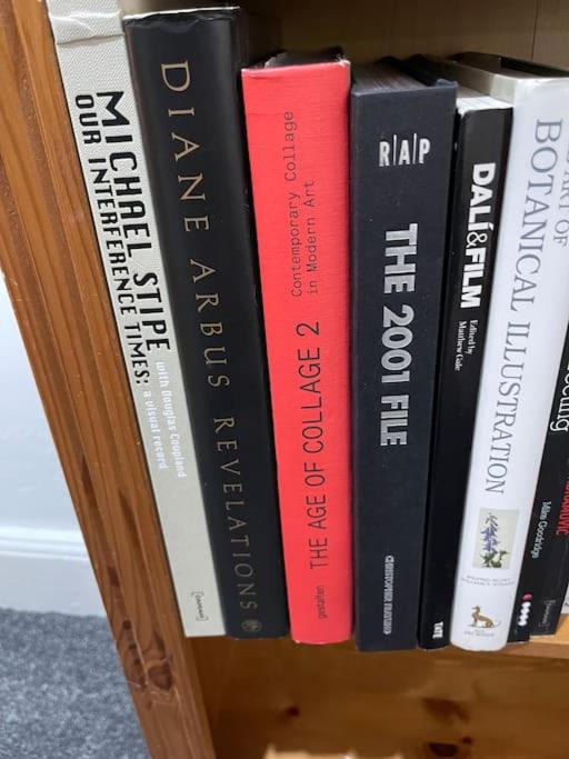 Stunning Cottage with Log Burner- King Bed- Great Design-Free Wood