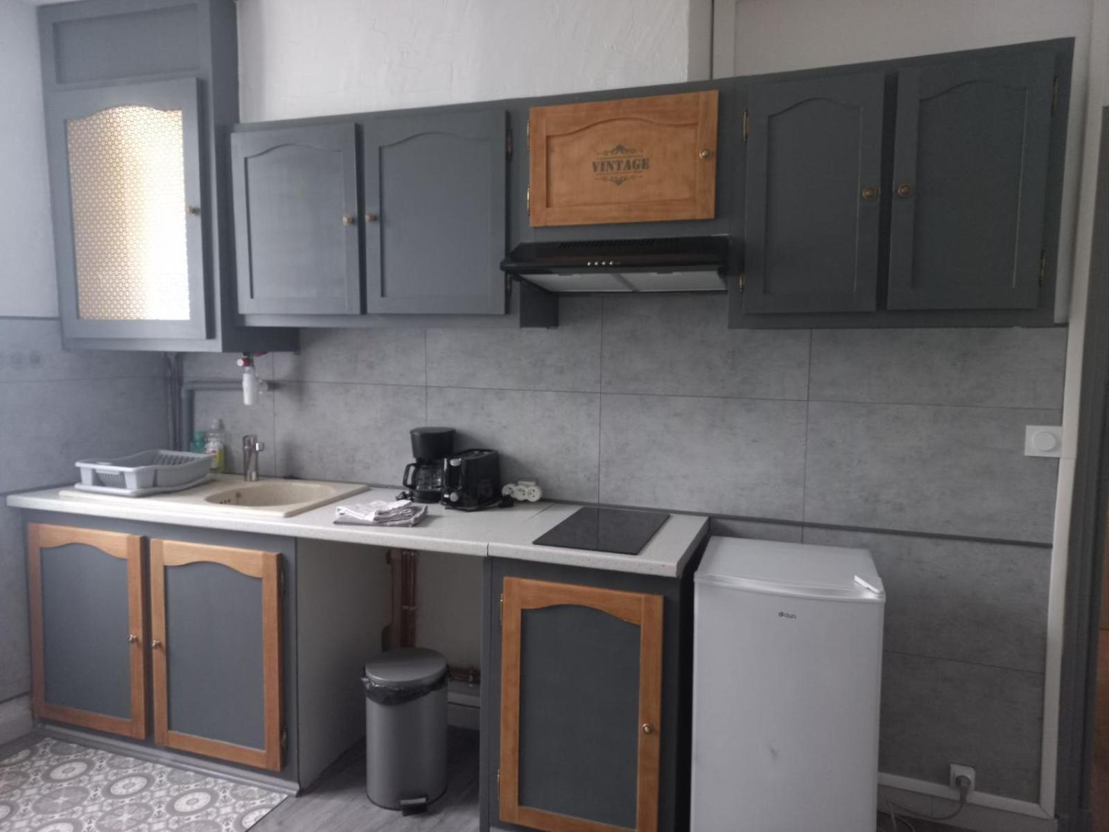 Kitchen or kitchenette