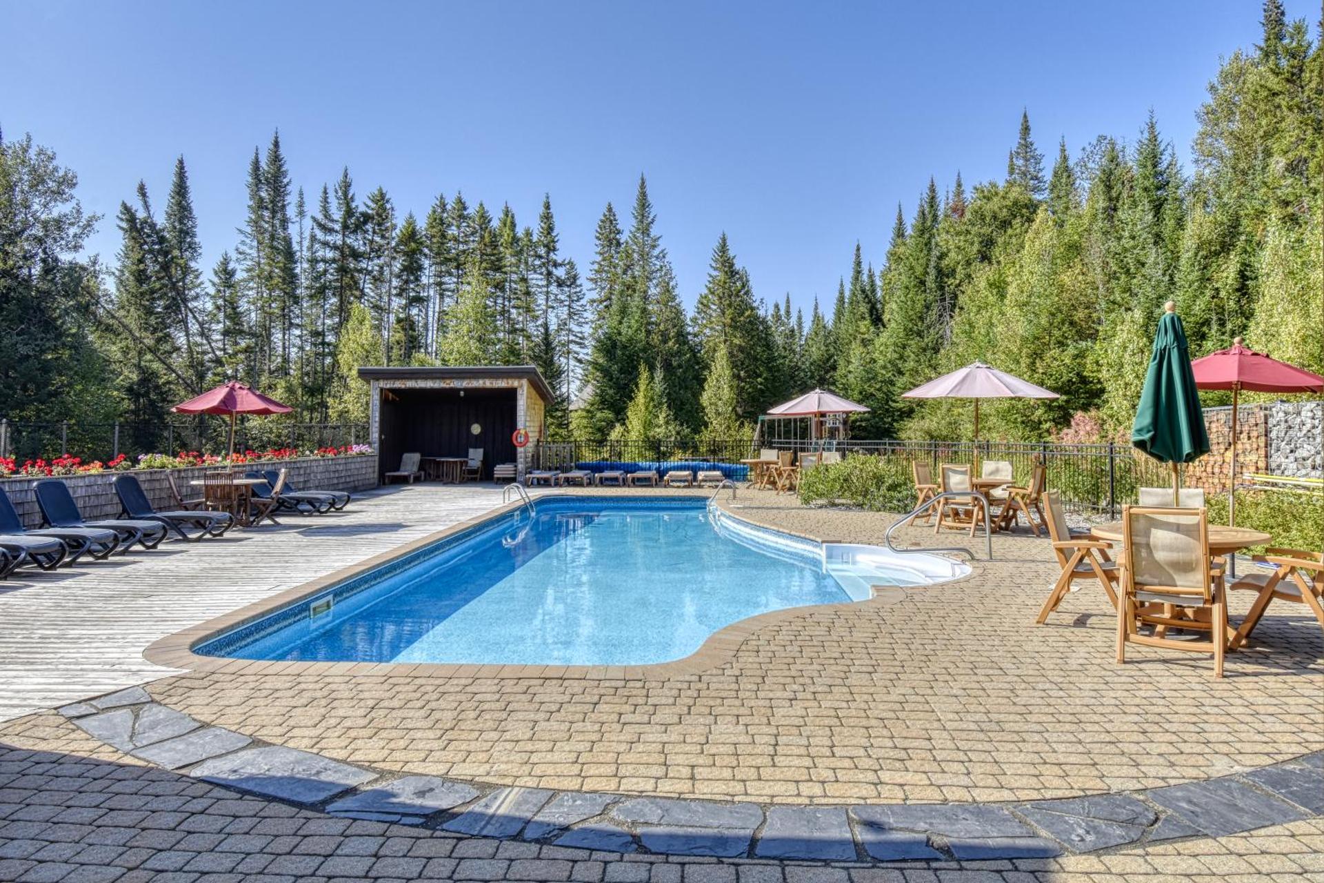 Luxurious log cabin with private spa