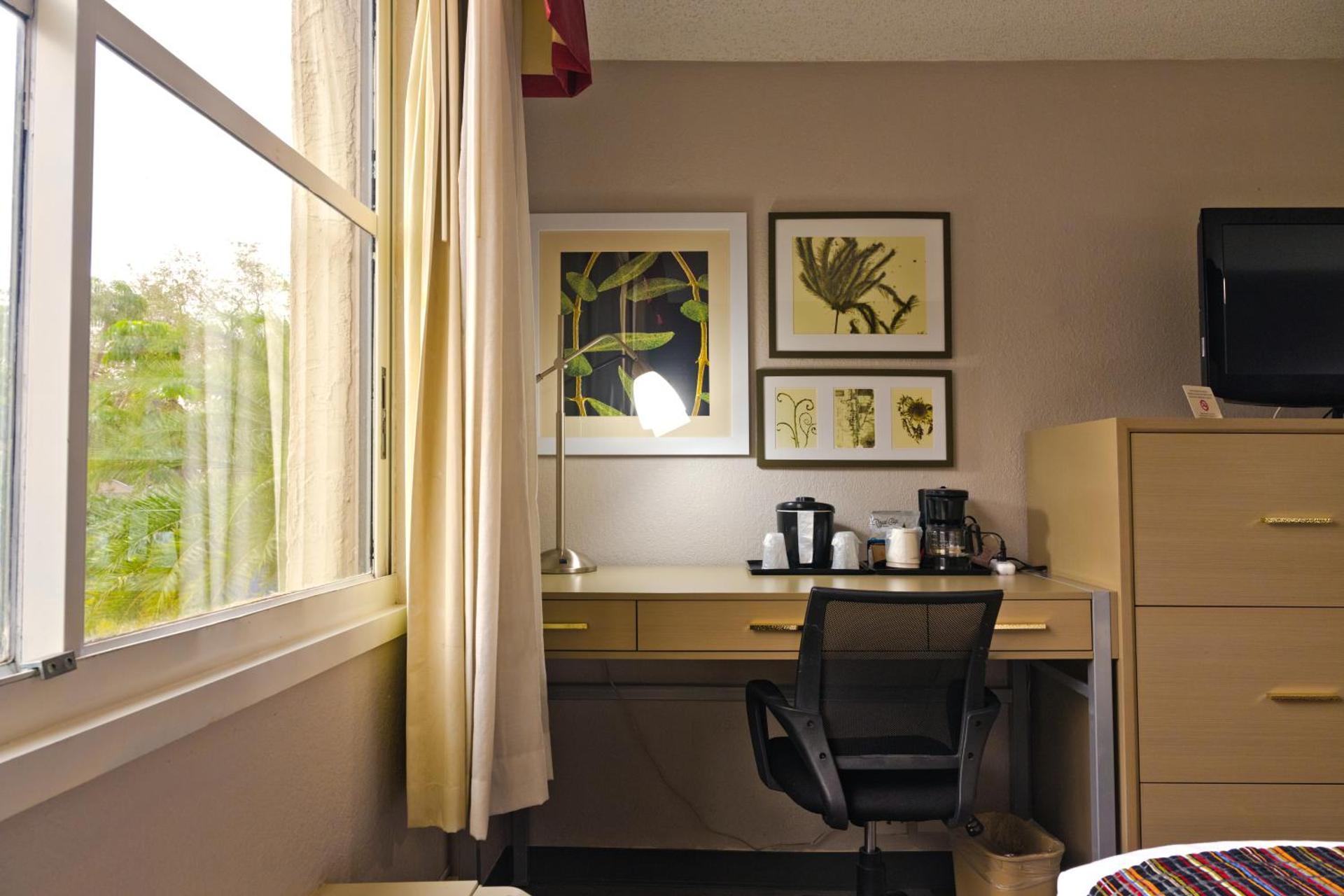 Coffee/tea facilities