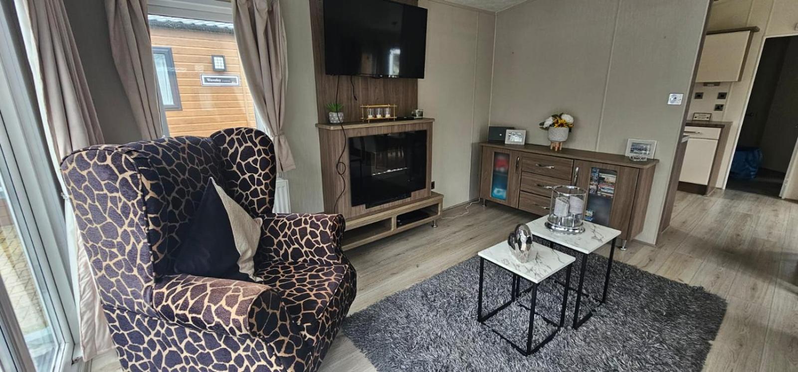 Jax Retreat hot tub and free golf