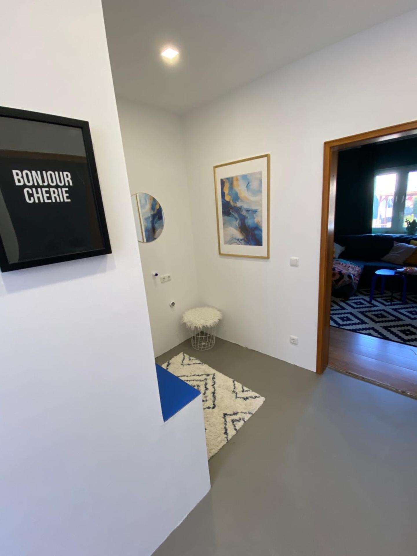 Schöne zentrale 2 Zimmer Wohnung