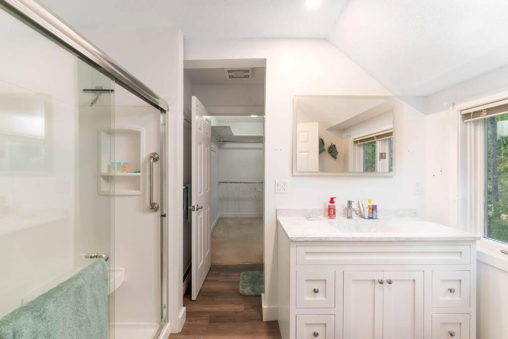 Family-friendly townhouse in a great location!