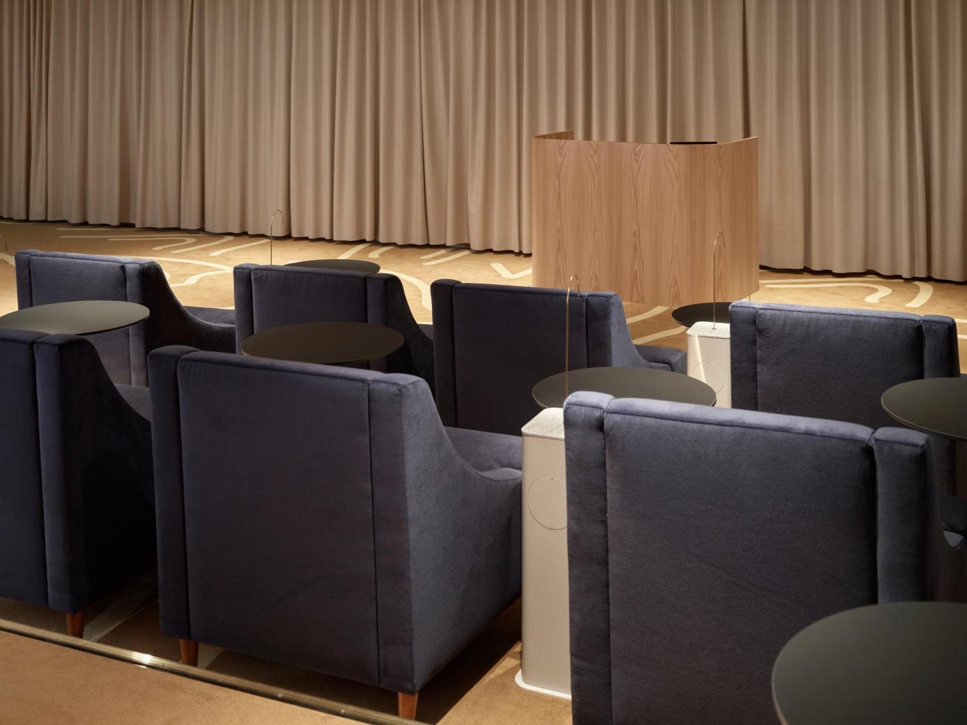 Meeting/conference room