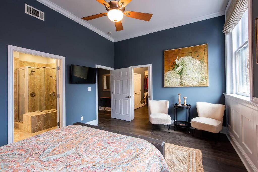 Downtown Sophistication/ Two Bedroom / Two Bath