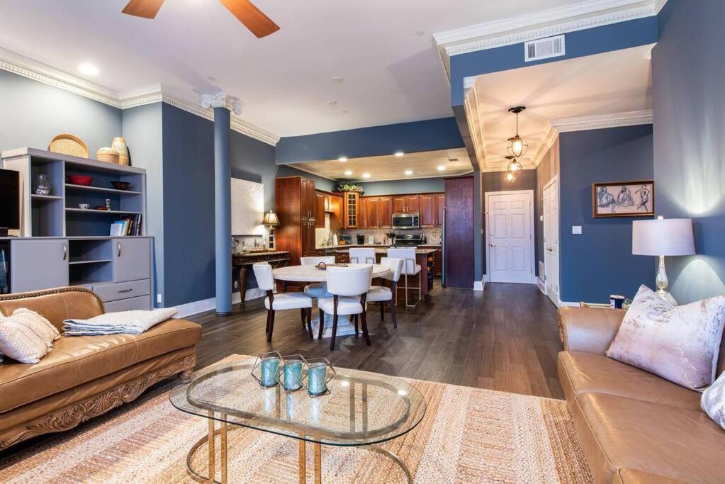 Downtown Sophistication/ Two Bedroom / Two Bath