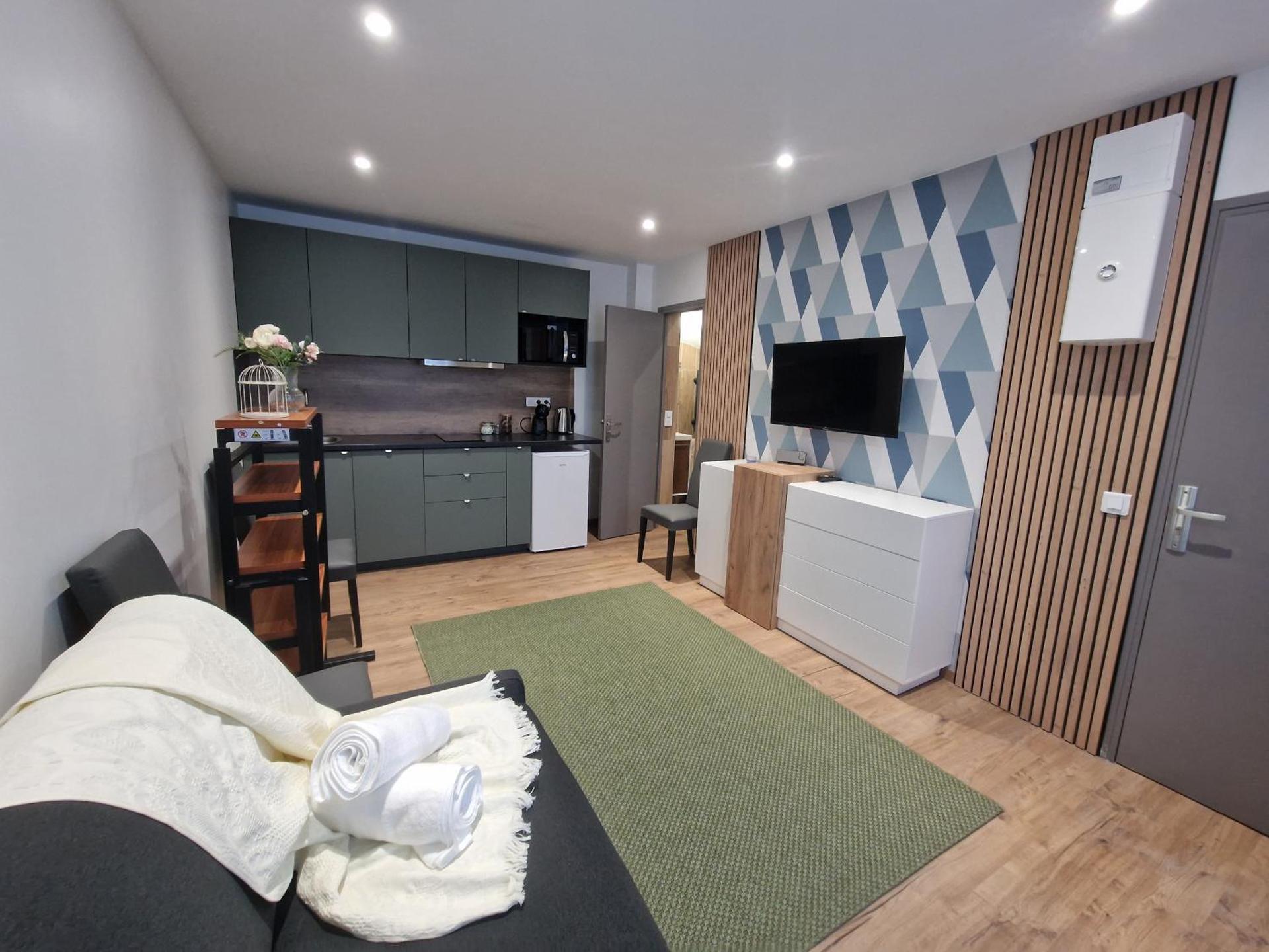 Communal lounge/ TV room