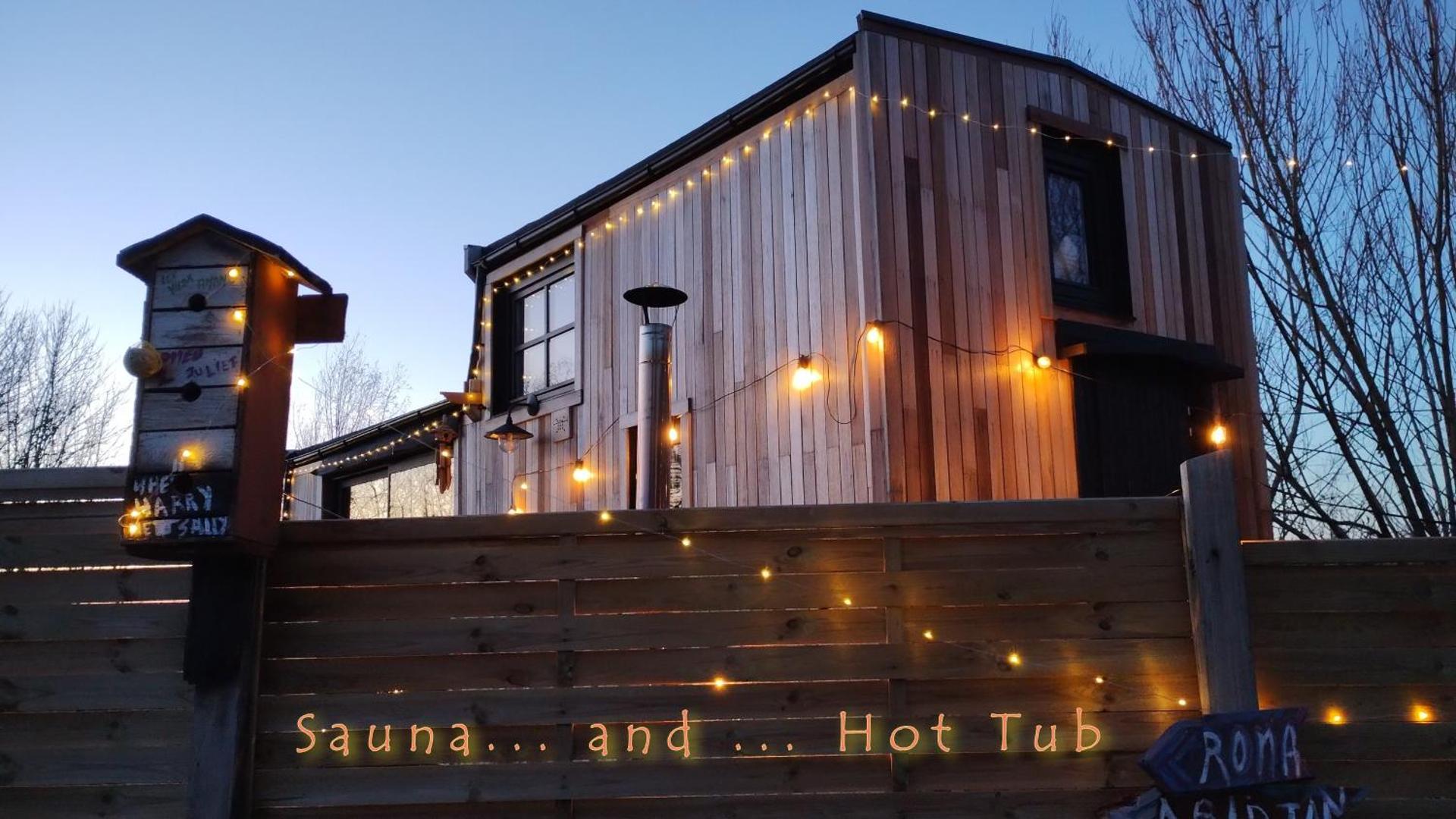 Tiny house, sauna hot tub Gesves Namur Ardennes