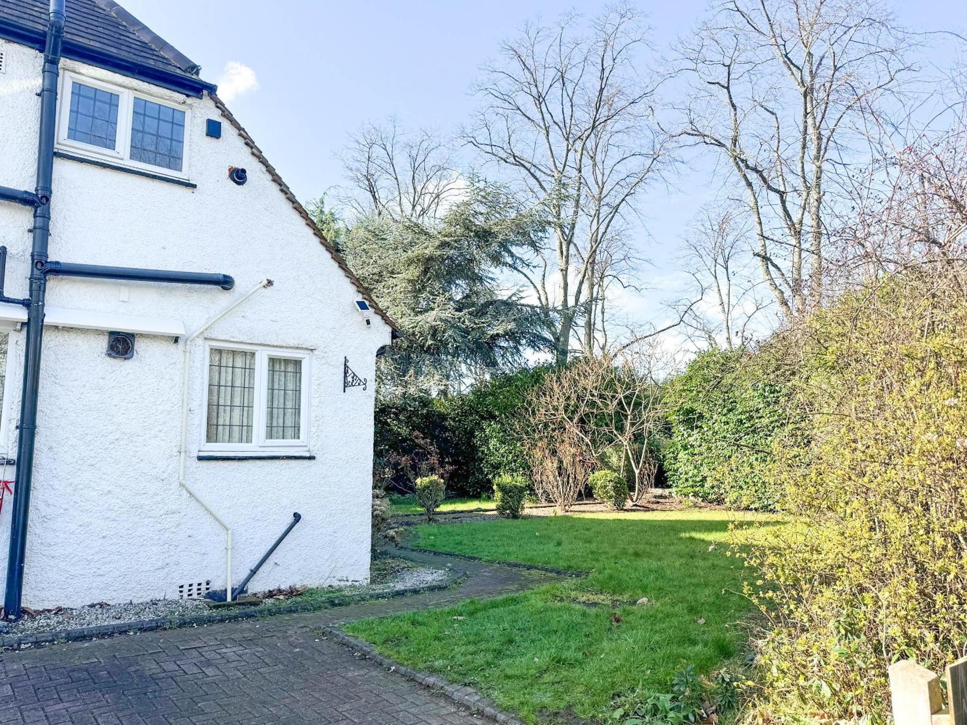 Large 8 Bedroom House in Edgbaston