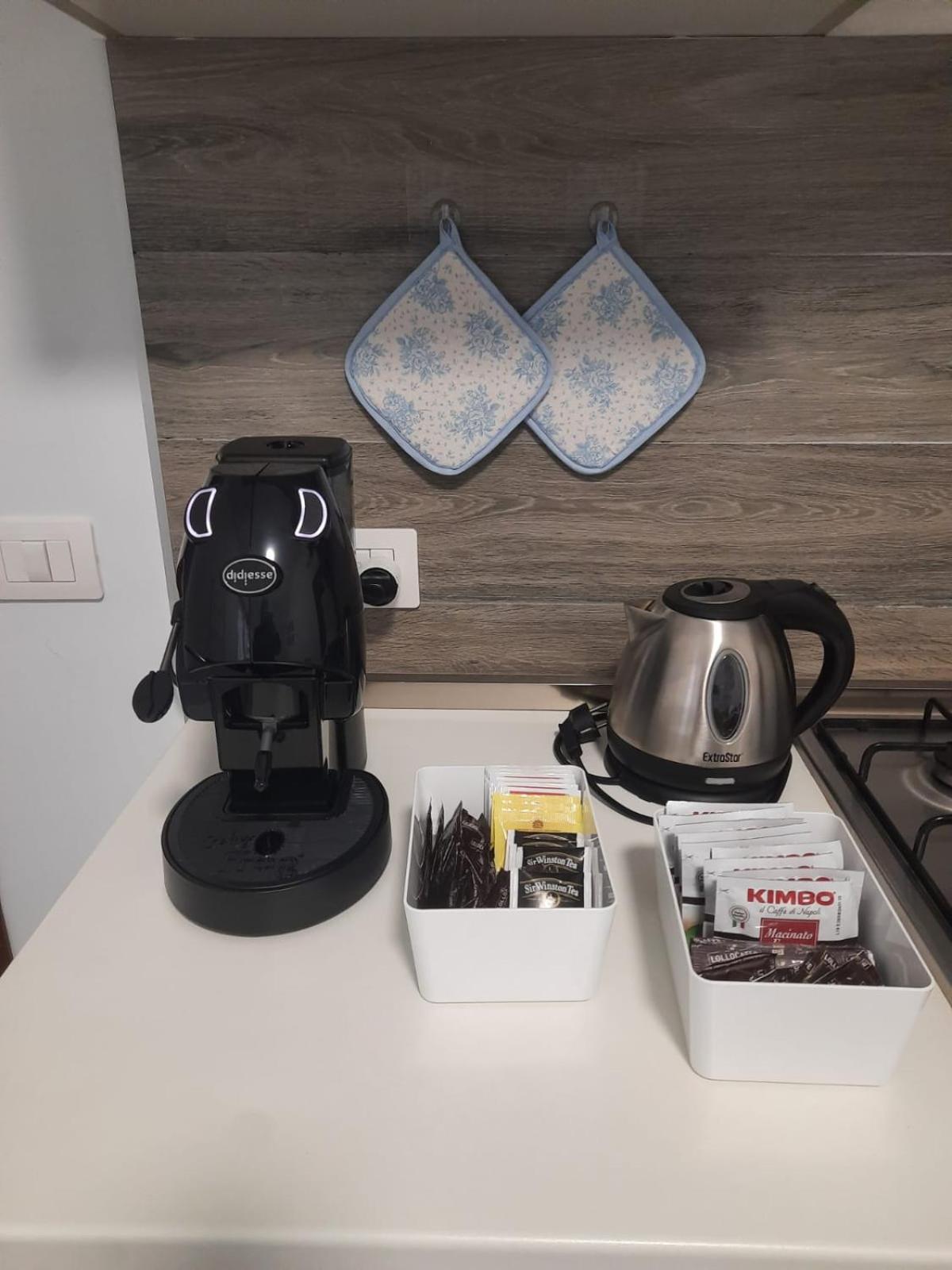 Coffee/tea facilities