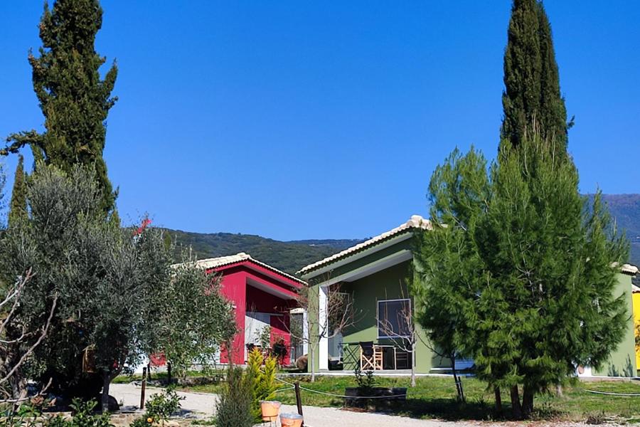 Bungalow with Garden View