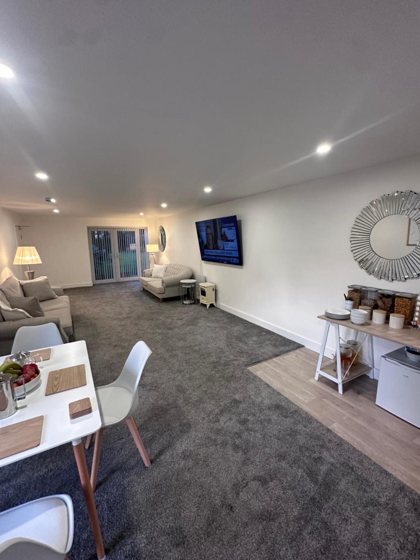 Communal lounge/ TV room