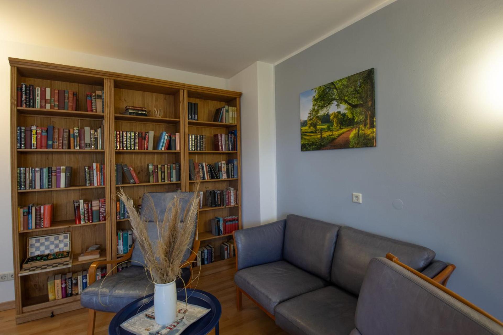 Communal lounge/ TV room