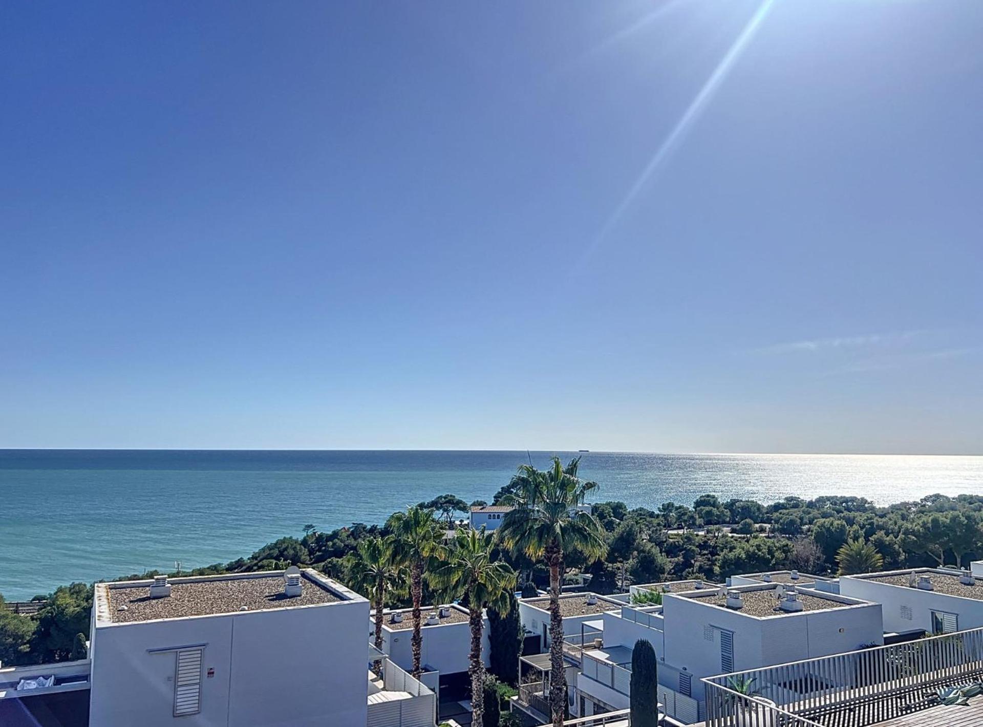 Duplex vistas mar con piscina