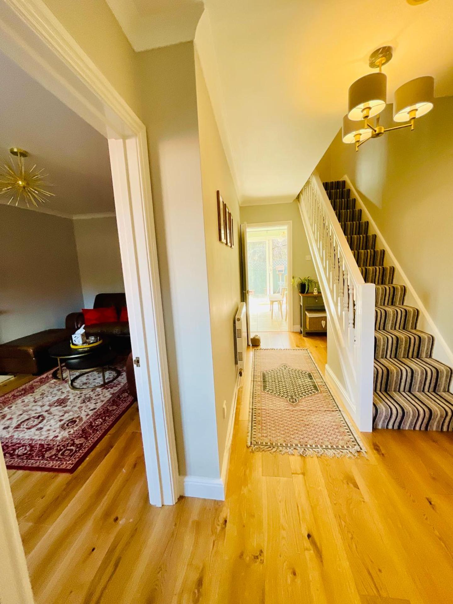 Tanglewood Close, 3 Bedroom house, Abergavenny with private parking,