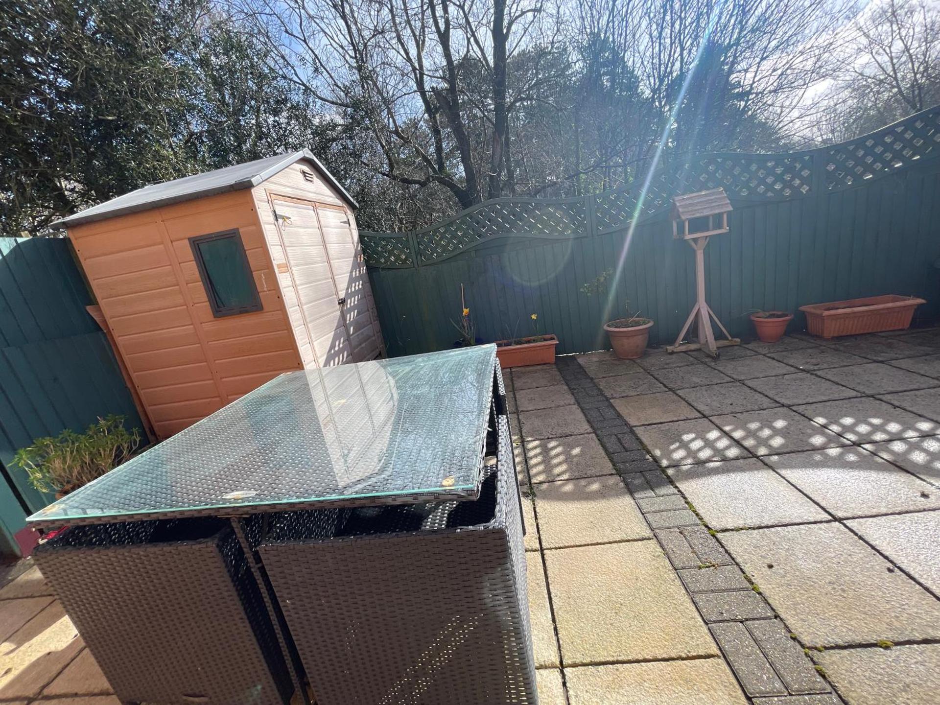 Tanglewood Close, 3 Bedroom house, Abergavenny with private parking,