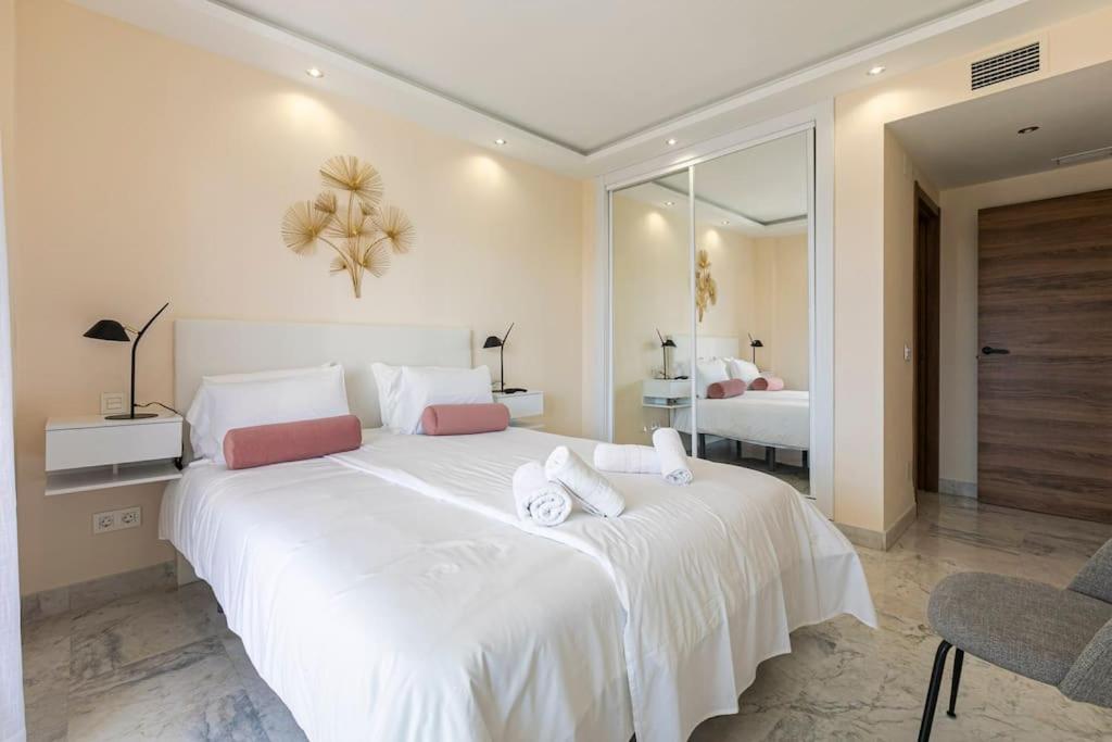 Spacious and luxurious apartment in Puerto Banus