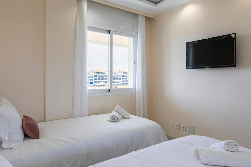 Spacious and luxurious apartment in Puerto Banus