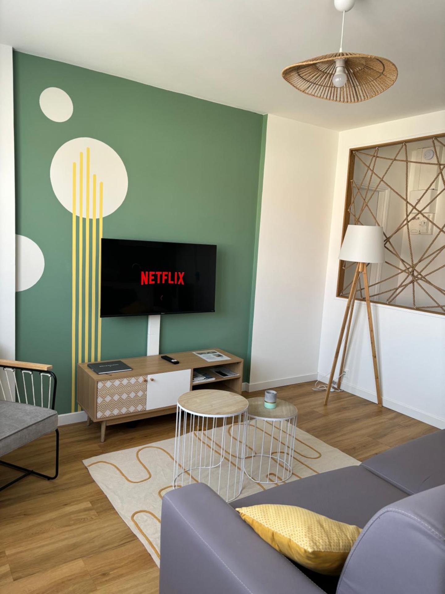 Communal lounge/ TV room