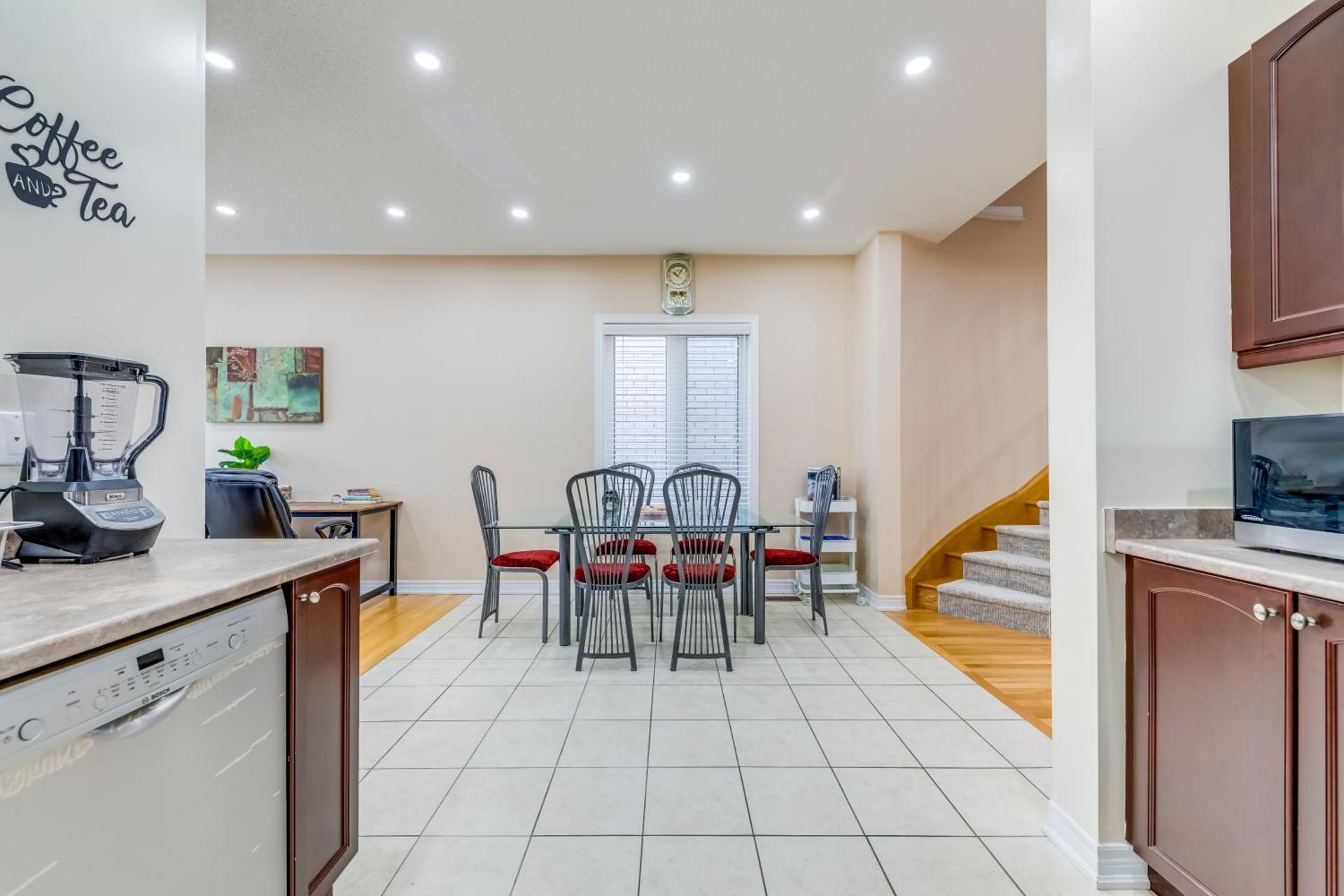 Avid vacation palace in Castlemore , Brampton