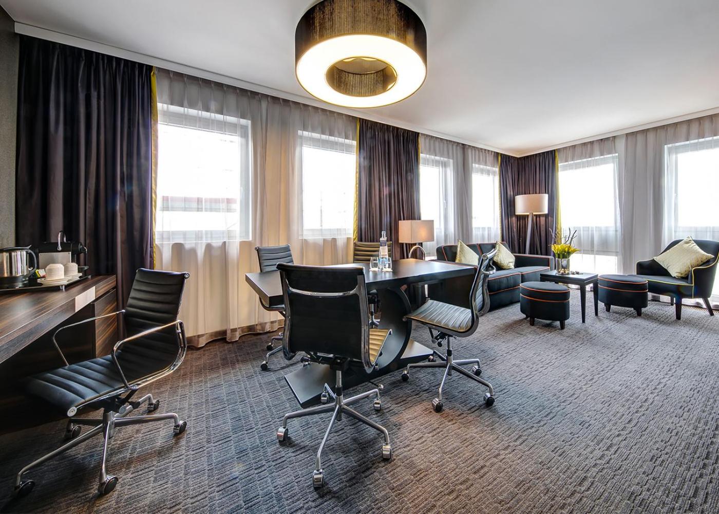 Meeting/conference room