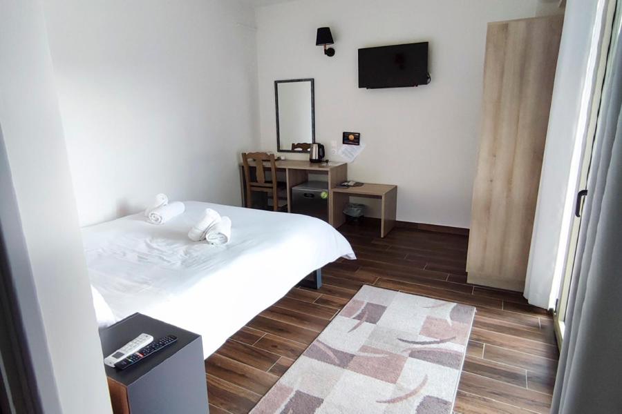 Socrates Organic Village - Wild Olive