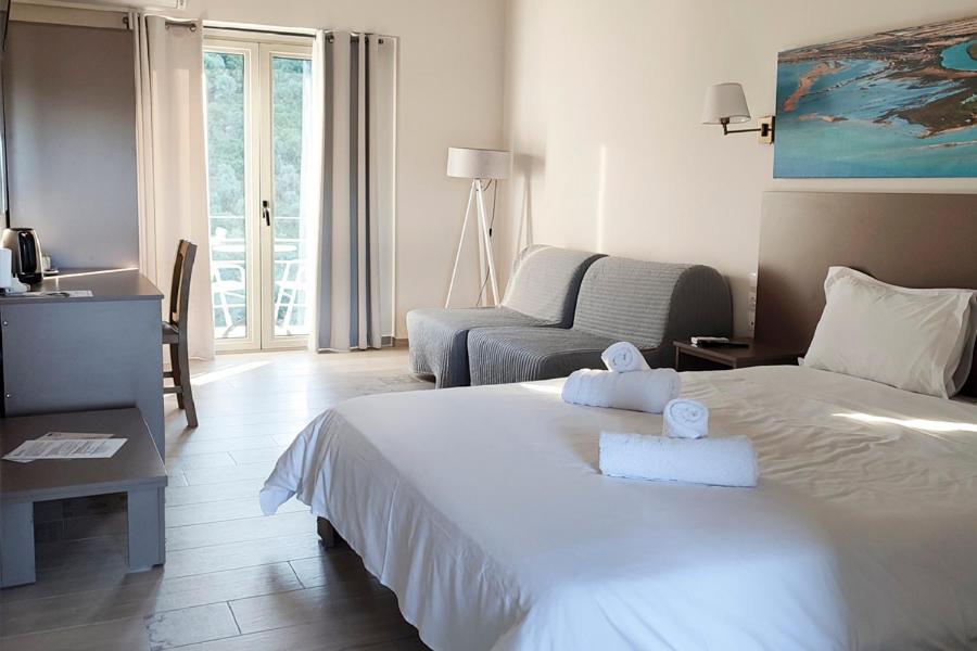 Socrates Organic Village - Wild Olive