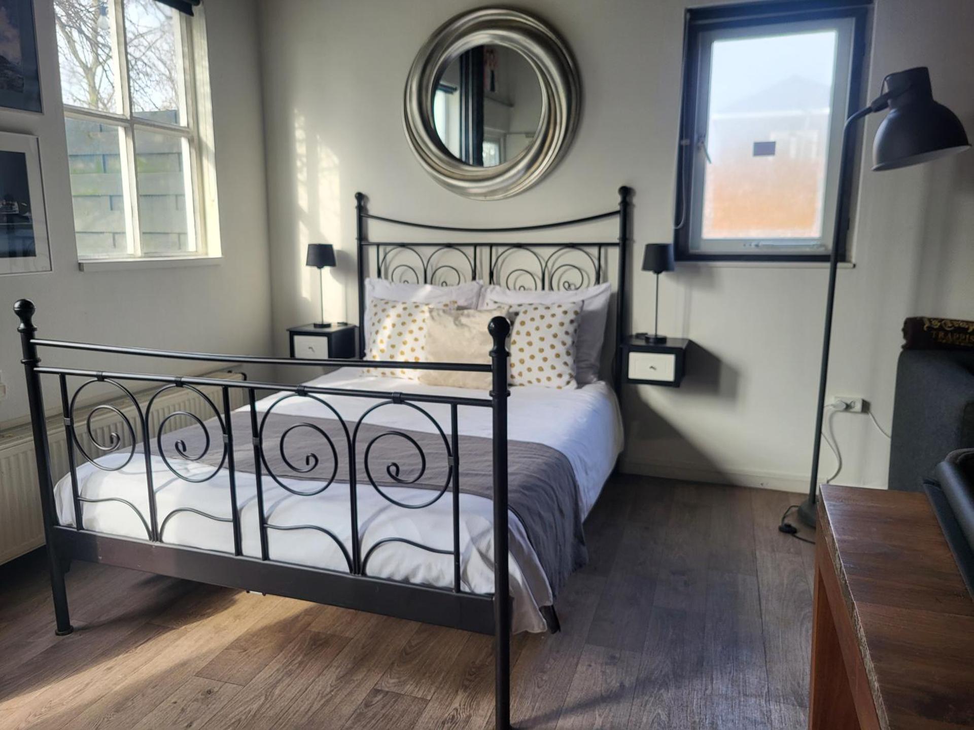 LUXE Bloemenzicht 4 personen, BnB, 10 minuten van zee