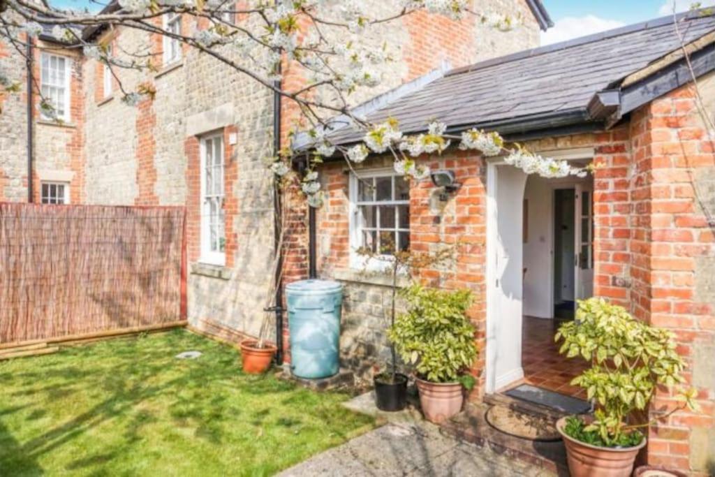 Large historic family home nr Longleat and Bath