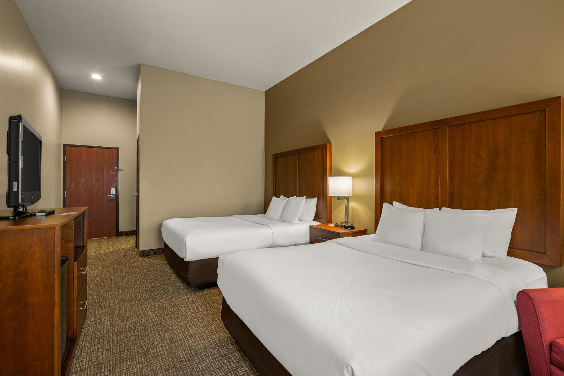 Queen Room with Two Queen Beds - Non Smoking