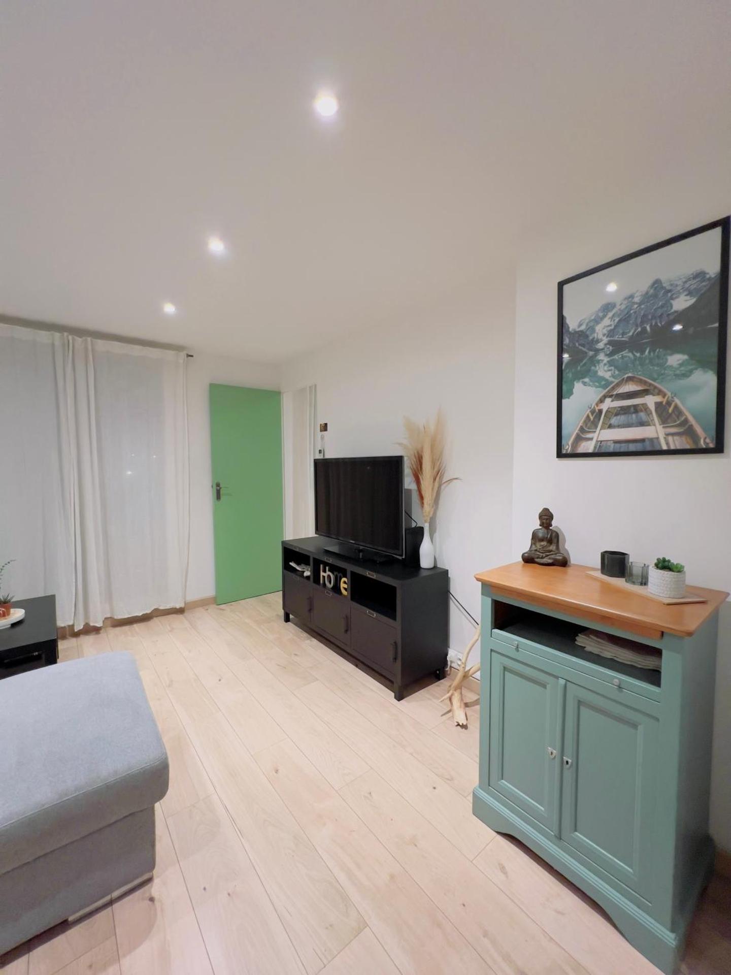 Superbe T3 séjour Marseille Clim 2 balcons Timone