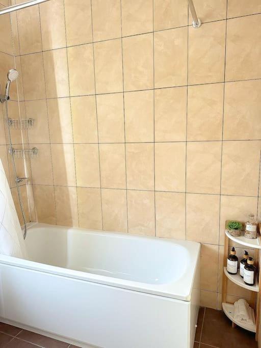 Contemporary Urban Retreat in Central Reading