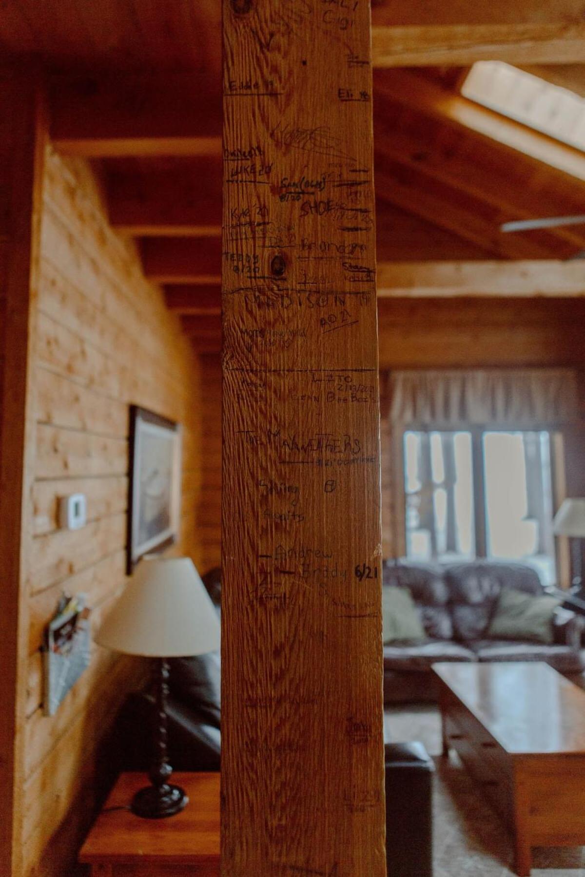 Private Cabin-Shuttle Pass Included!