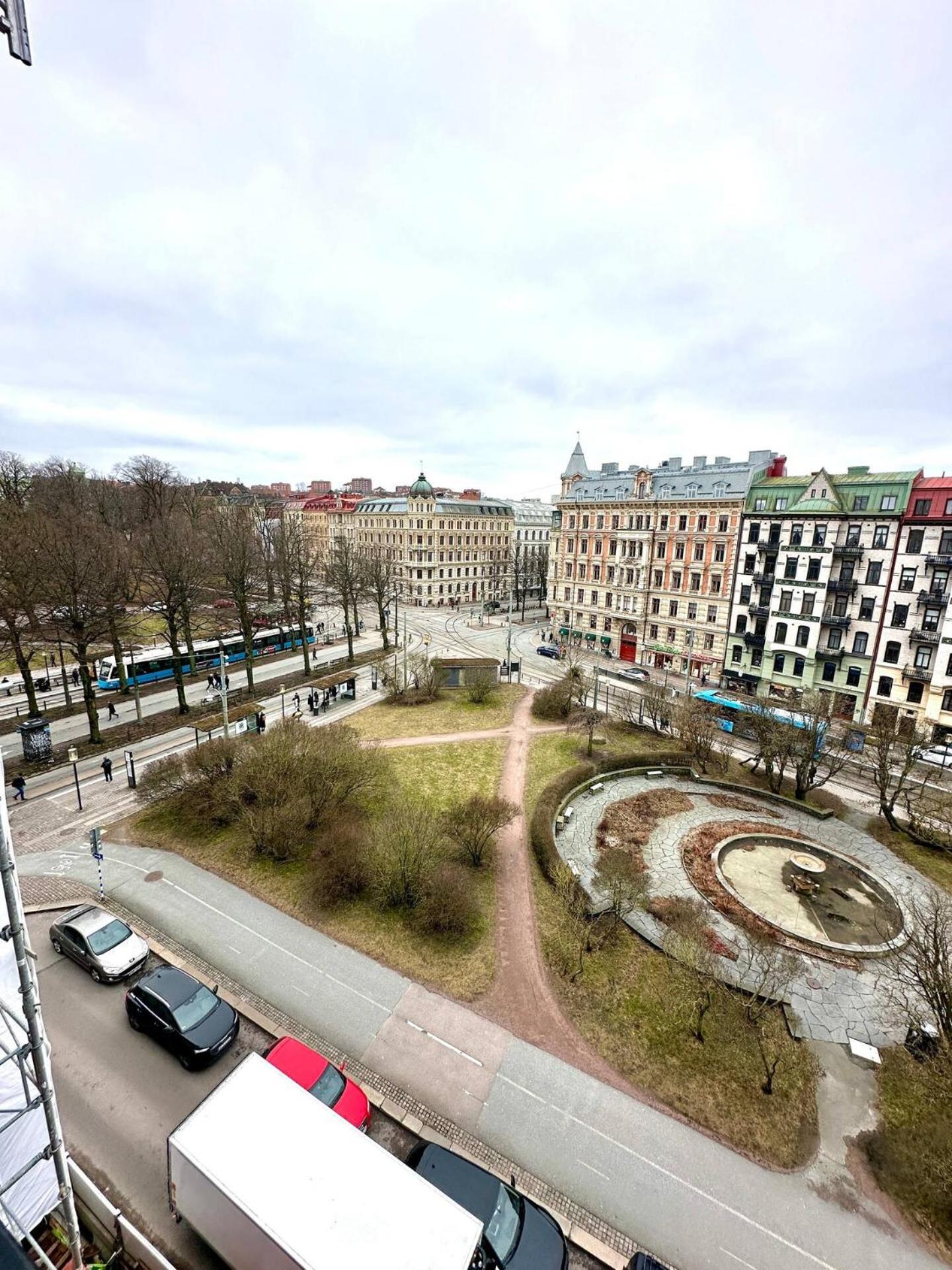 Luxury Apartment In City