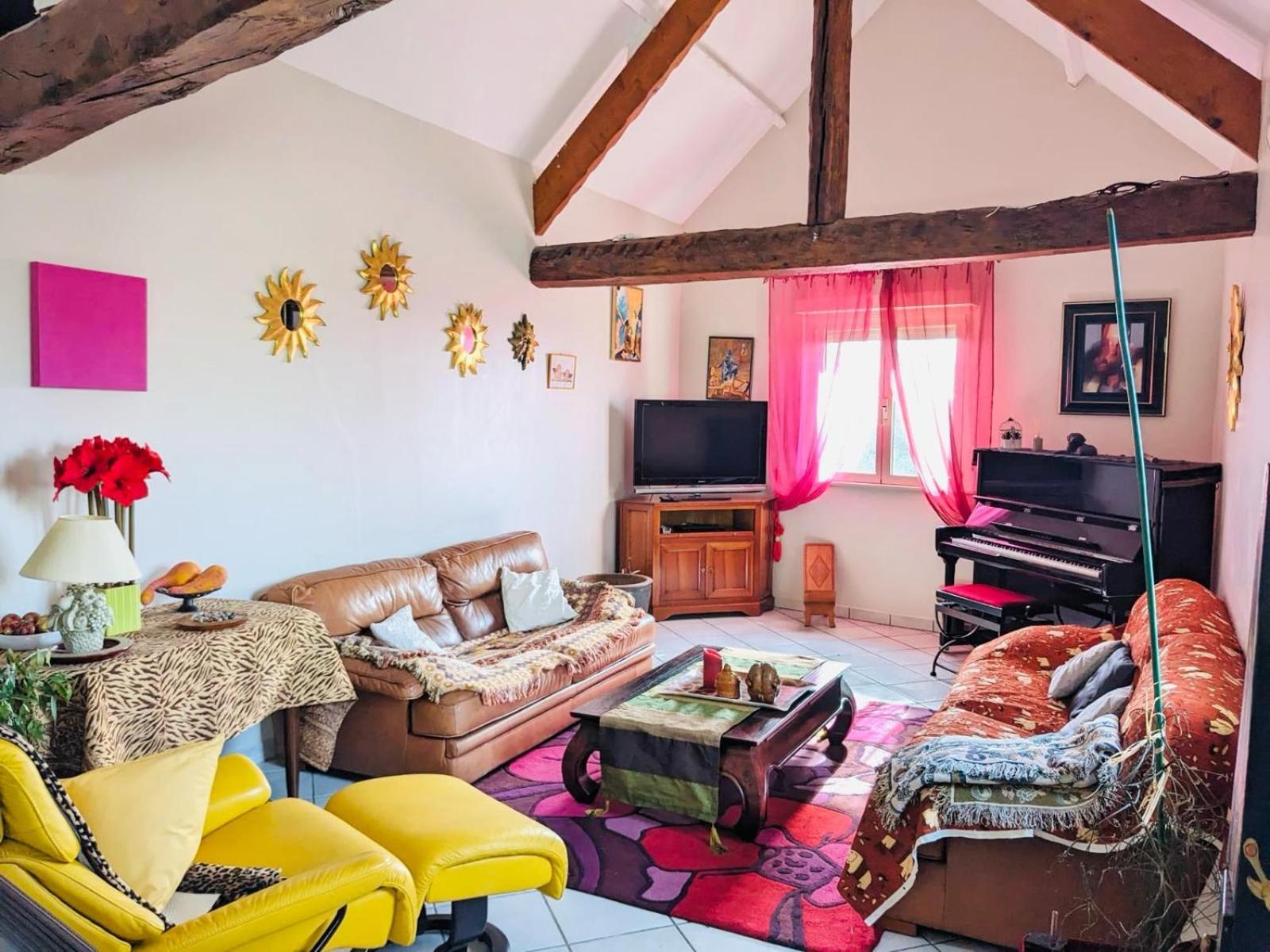 Communal lounge/ TV room