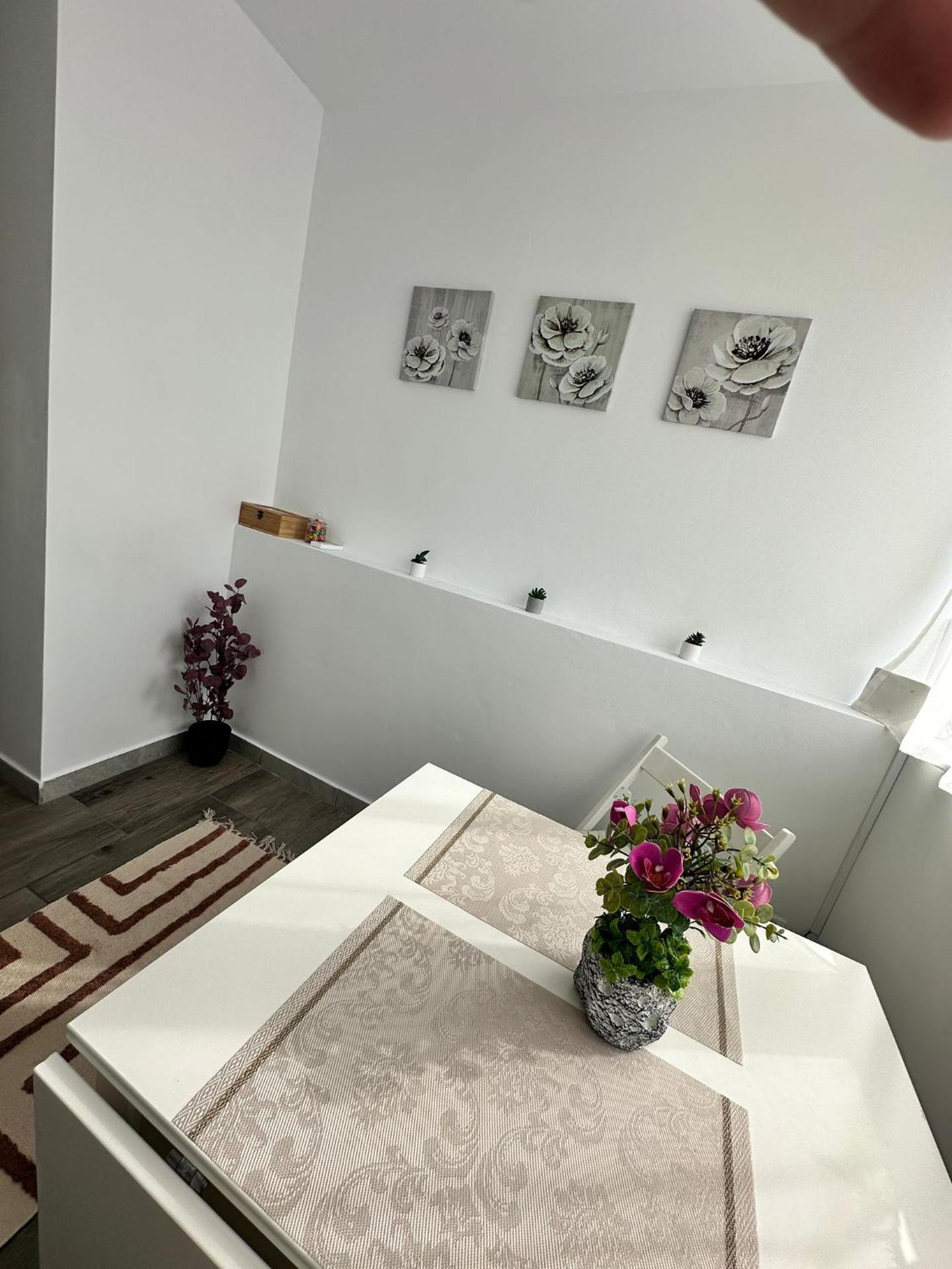 Love Light Studio Victoriei