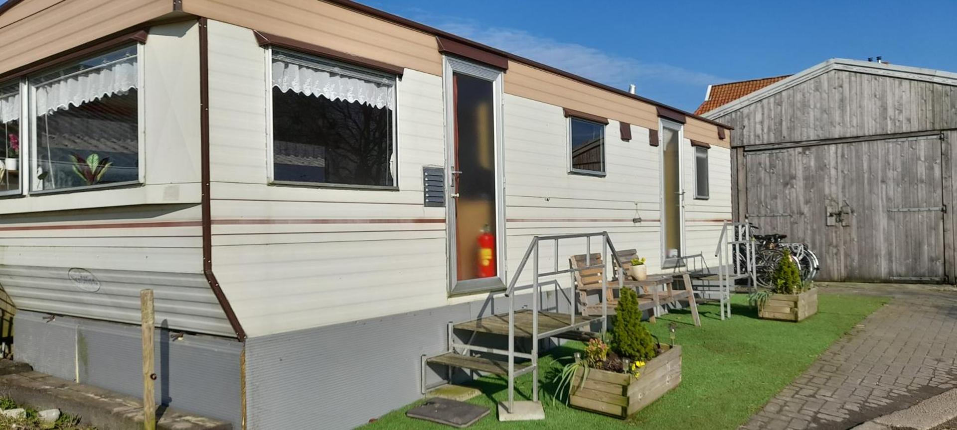 Stacaravan op de paardenboerderij Sneek