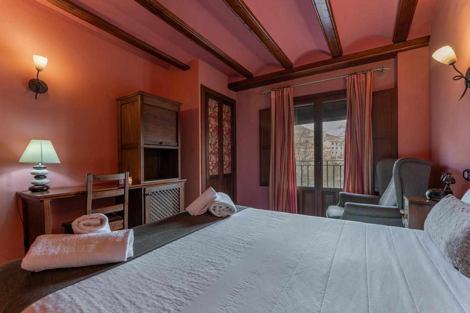 Hotel - Restaurante Prado Del Navazo