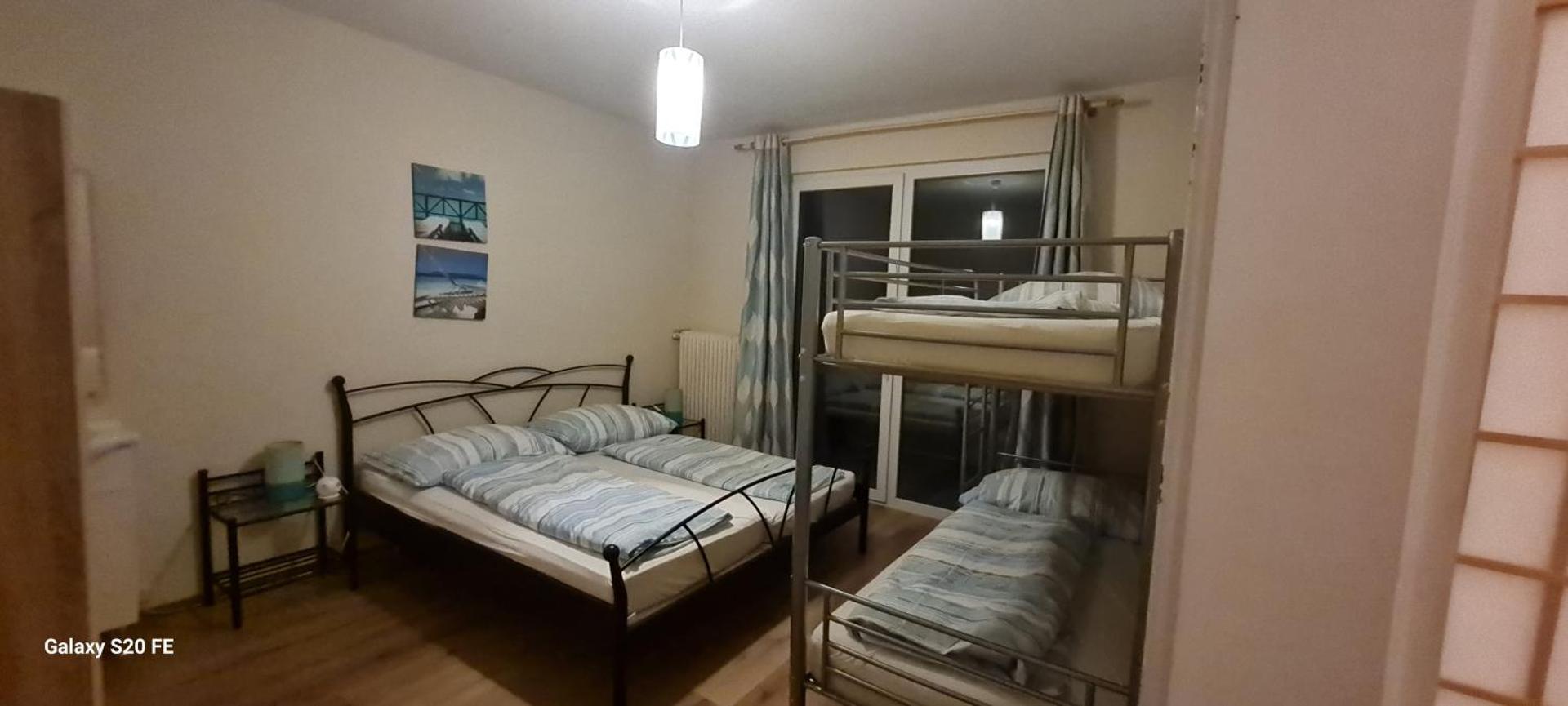 Apartment with Mountain View