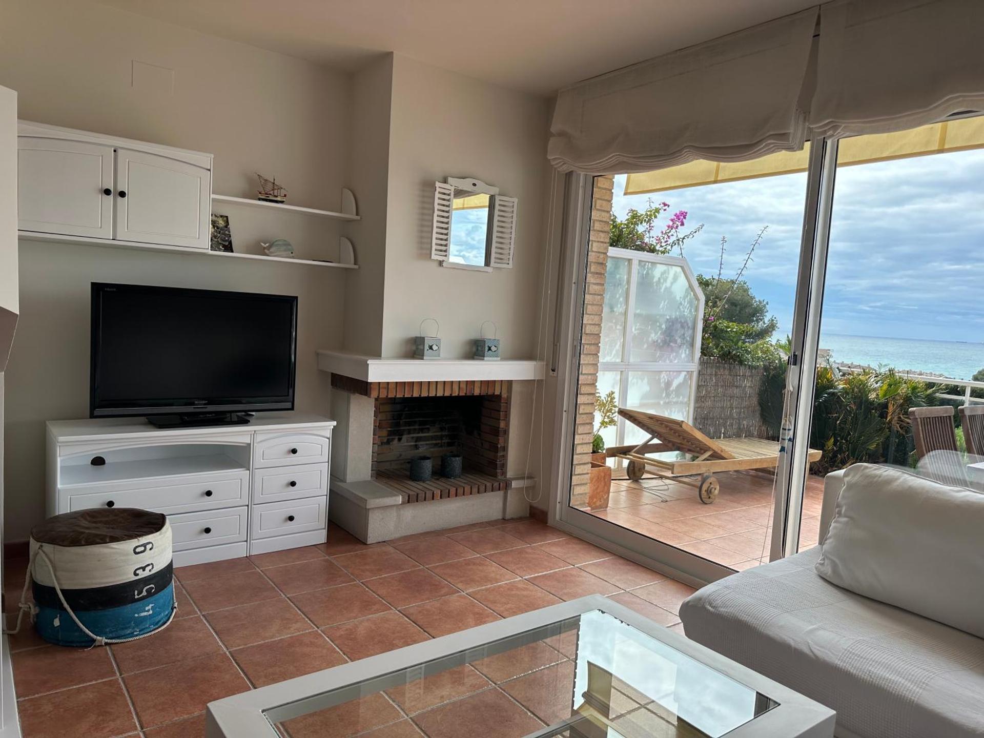 Villa Alex Altafulla Hermosa casa con espectaculares vistas al mar y a tocar de una idílica calita