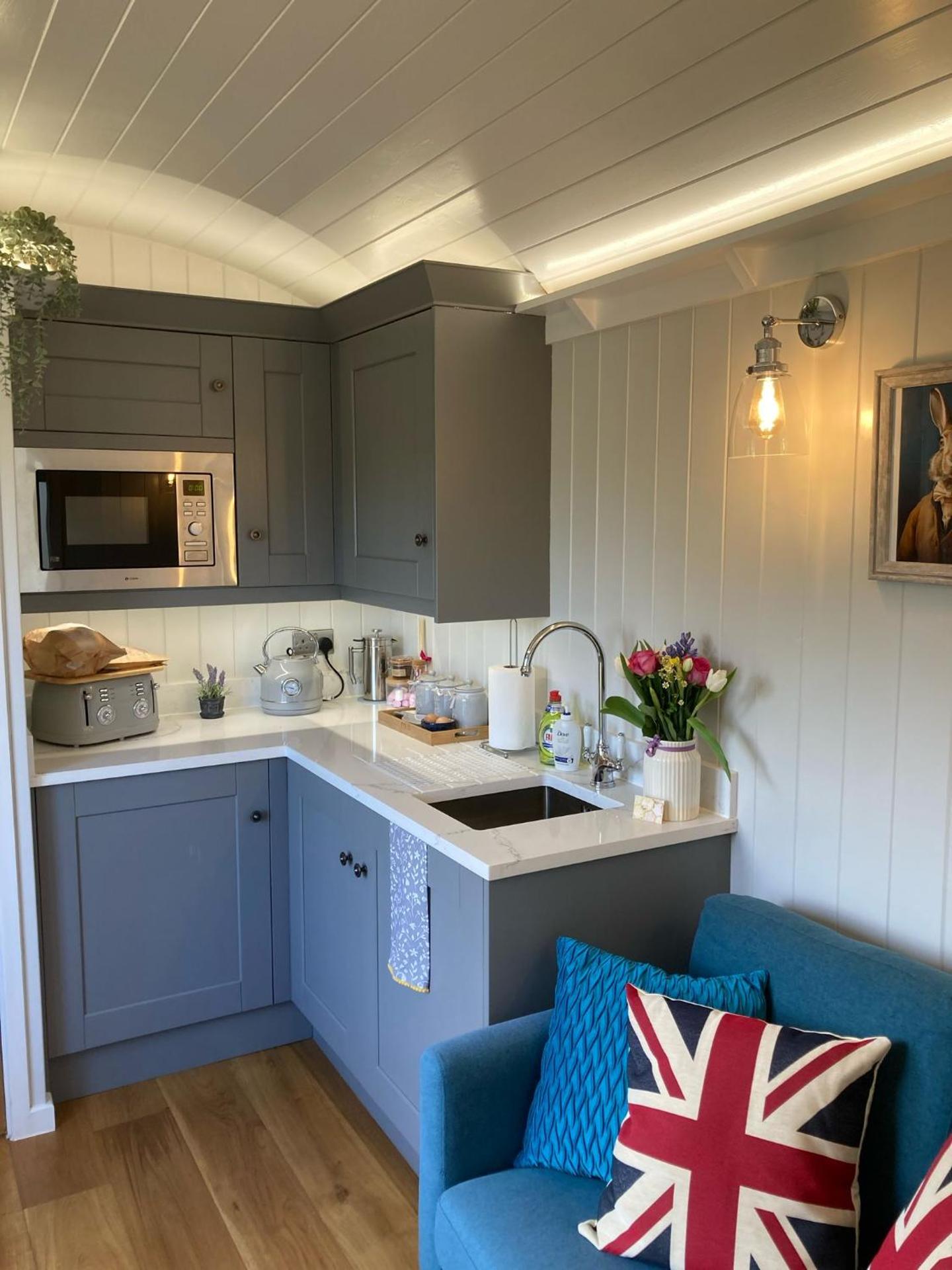 Whiskers and Woods Shepherd Hut